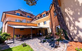 Hotel Tulipan Pruhonice